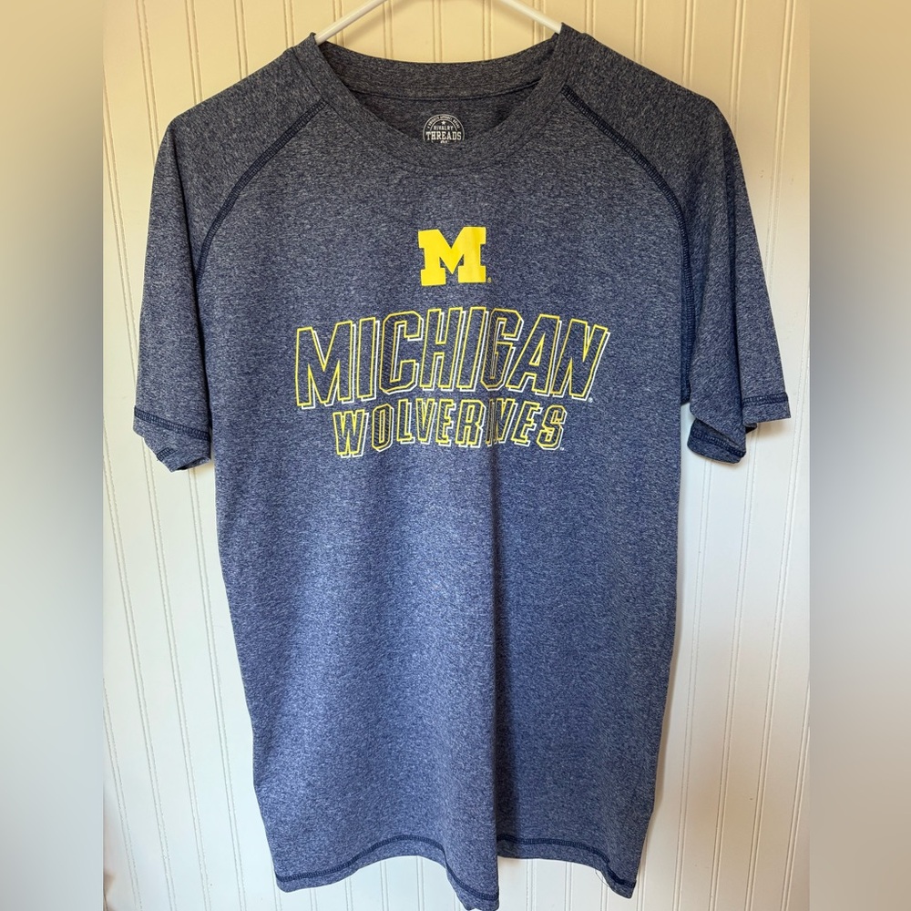 Michigan Wolverines T-Shirt Men’s Medium 38/40